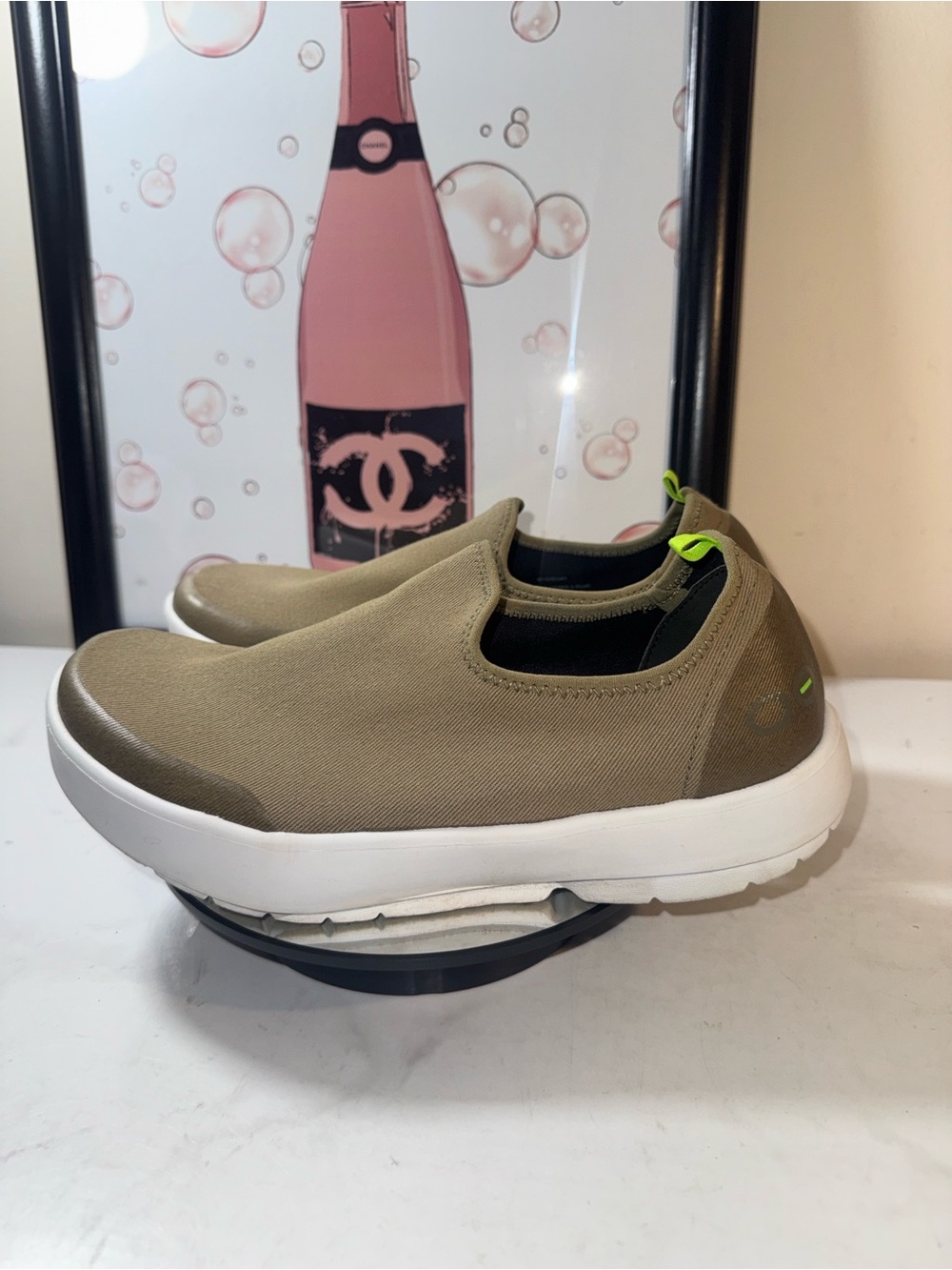 OOFOS Women’s OOmg eeZee Low Taupe Slip-On - Size 10